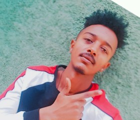 Tomas, 27, Fort McMurray