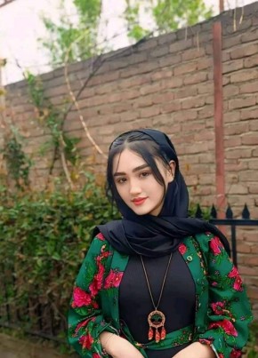 مریم وفا, 18, كِشوَرِ شاهَنشاهئ ايران, کرمان