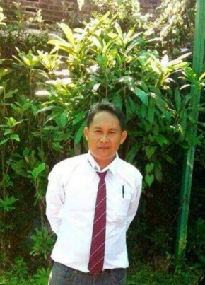 สุรศักดิ์ แสงบุญ, 44, ราชอาณาจักรไทย, แม่สาย