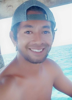 Ari, 35, Indonesia, Labuanbajo