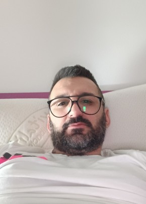 Mattia, 39, Repubblica Italiana, Prato