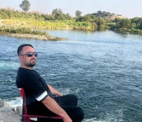 Maviş, 27, Gaziantep