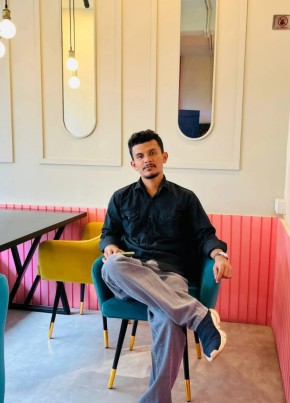 Aric из Guwahati 26 лет