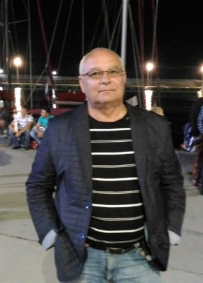Александр, 62, Россия, Симферополь