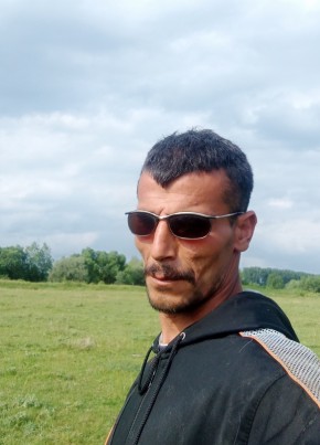 Zsolt Balogh, 39, Romania, Margita