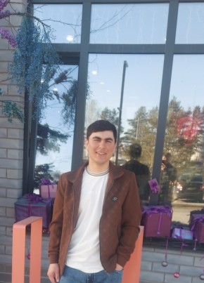Обиджон из Тюмени 23 года