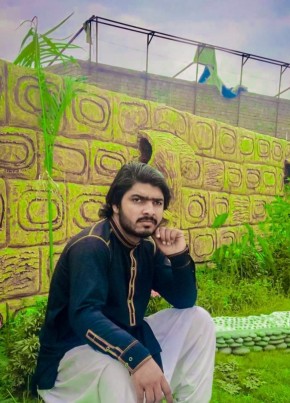 Muhammad Jarar из گوجرانوالہ 23 года