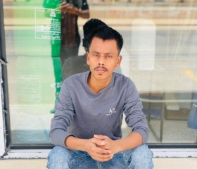 Miraj, 18, Riyadh
