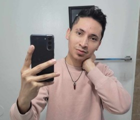 Damian, 23, Van Nuys