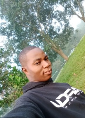 Augustine faijue, 25, Liberia, Kakata