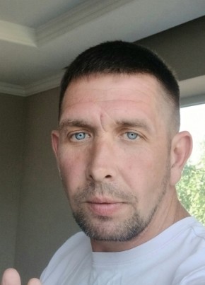 Дмитрий из Пластуновскаи 42 года