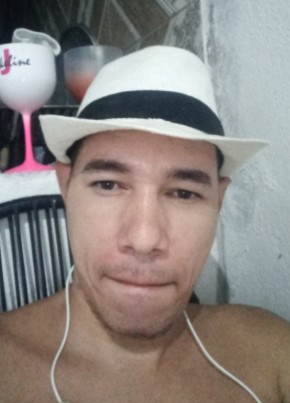 Anderson Alves d из João Pessoa 32 года