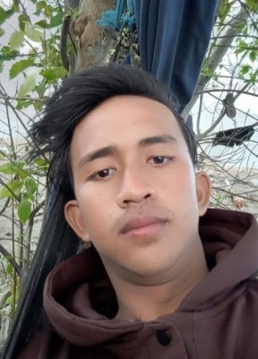 Abdul Haris из Karangampel 19 лет