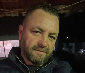 Nix, 40, Moreni