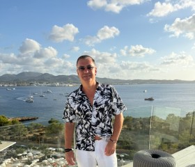 Alex, 47, Bristol