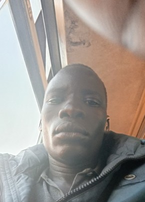 Achidriwilliam, 39, Uganda, Kampala