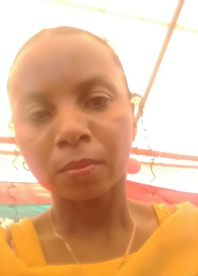 Loeline, 39, République de Madagascar, Antananarivo