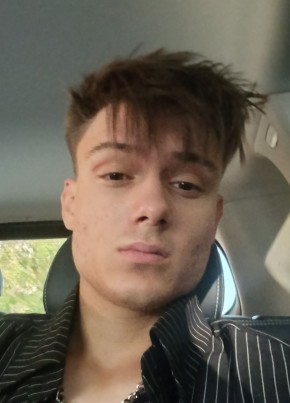 Миша из Калуги 19 лет