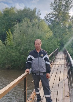 Константин из Омска 46 лет