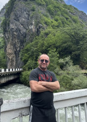Виктор из Краснодара 44 года