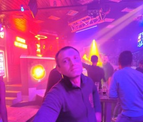 Aleks, 41, Helchteren