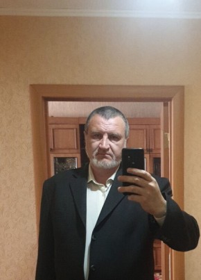 Константин из Владивостока 52 года