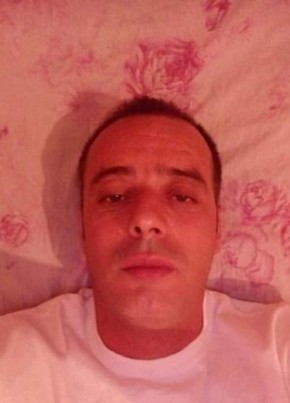 Khadou, 46, People’s Democratic Republic of Algeria, Constantine
