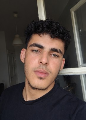 فواز из Berlin 18 лет