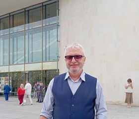 Aleksey, 62, Saint Petersburg