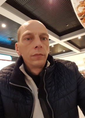 Evgeniy Vikhrov, 47, Latvia, Riga