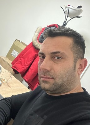 Özgür из 香港 37 лет