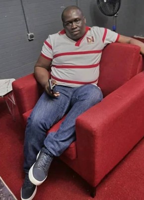 Michel thony из Brazzaville 37 лет