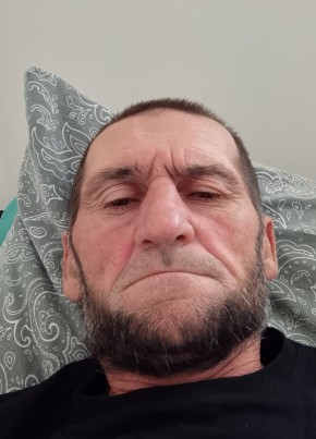Кем из Нового Уренгоя 48 лет