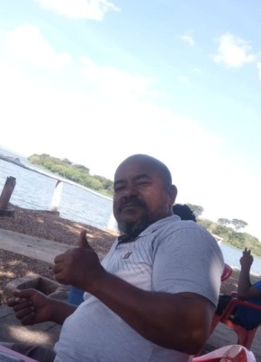 Roberto из Garça 58 лет