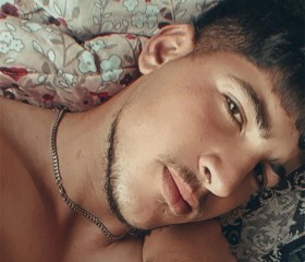 alex, 23, Kula
