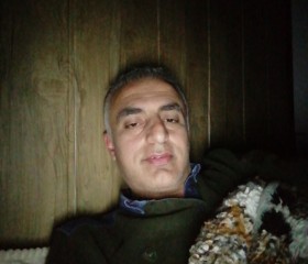 karwan, 41, Ruwandiz