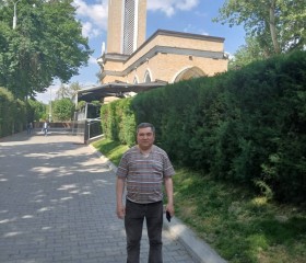 Rakhmatulla, 57, Tashkent