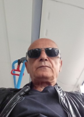 Беник Атаян из Рязани 48 лет