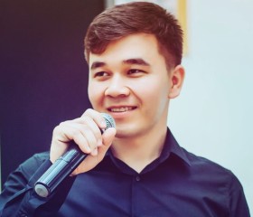 Max Rejebow, 28, Nanjing