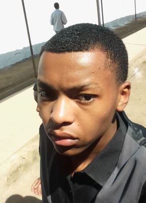 Martin из Arusha 20 лет