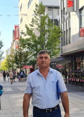 Andrei из Frankfurt am Main 62 года