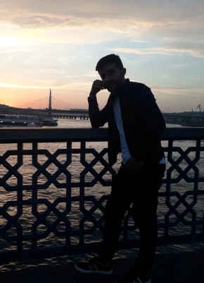 Serkan из Eskişehir 29 лет