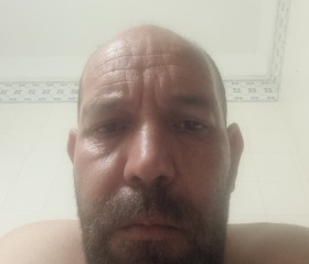 Miguel, 46, Quarteira