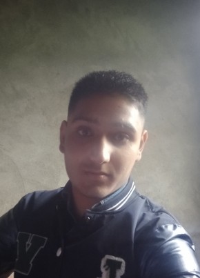 Aamir shabir, 18, India, Srinagar (Jammu and Kashmir)