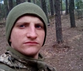 Илья, 24 года, Київ