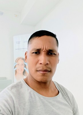 NESTOR DANIEL SA из Guayaquil 42 года