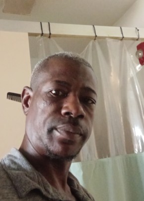 Andricko Lewis из Houston 47 лет