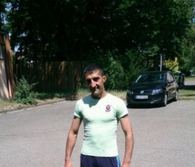 Arsho, 40, Yerevan