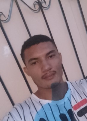 Roberto, 22, República Federativa do Brasil, Castanhal