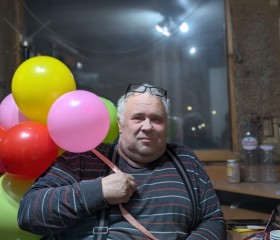 Vadim, 65, Saint Petersburg